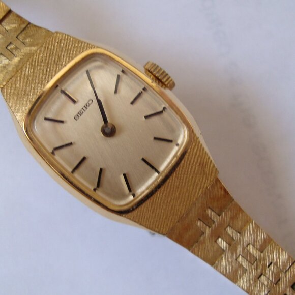 Seiko Accessories - VINTAGE LADY WIND UP SEIKO,RUN GREAT